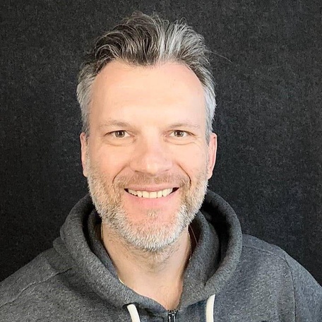 МАНДРИК, КАЗАКОВ & РОБОТЫ 
Роман Мандрик