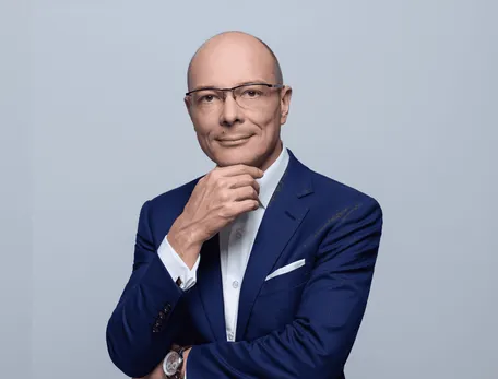 GYROSCOPE INTERNATIONAL
Michael Adick (VP)